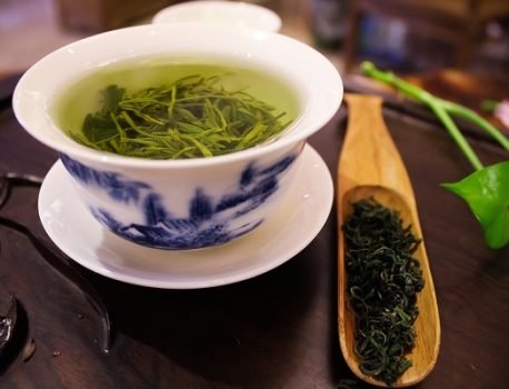 Natural ways to use green tea for acne